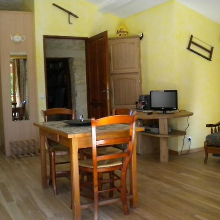 Au Col De Cygne Apartment Blanzac-les-Matha Exterior photo