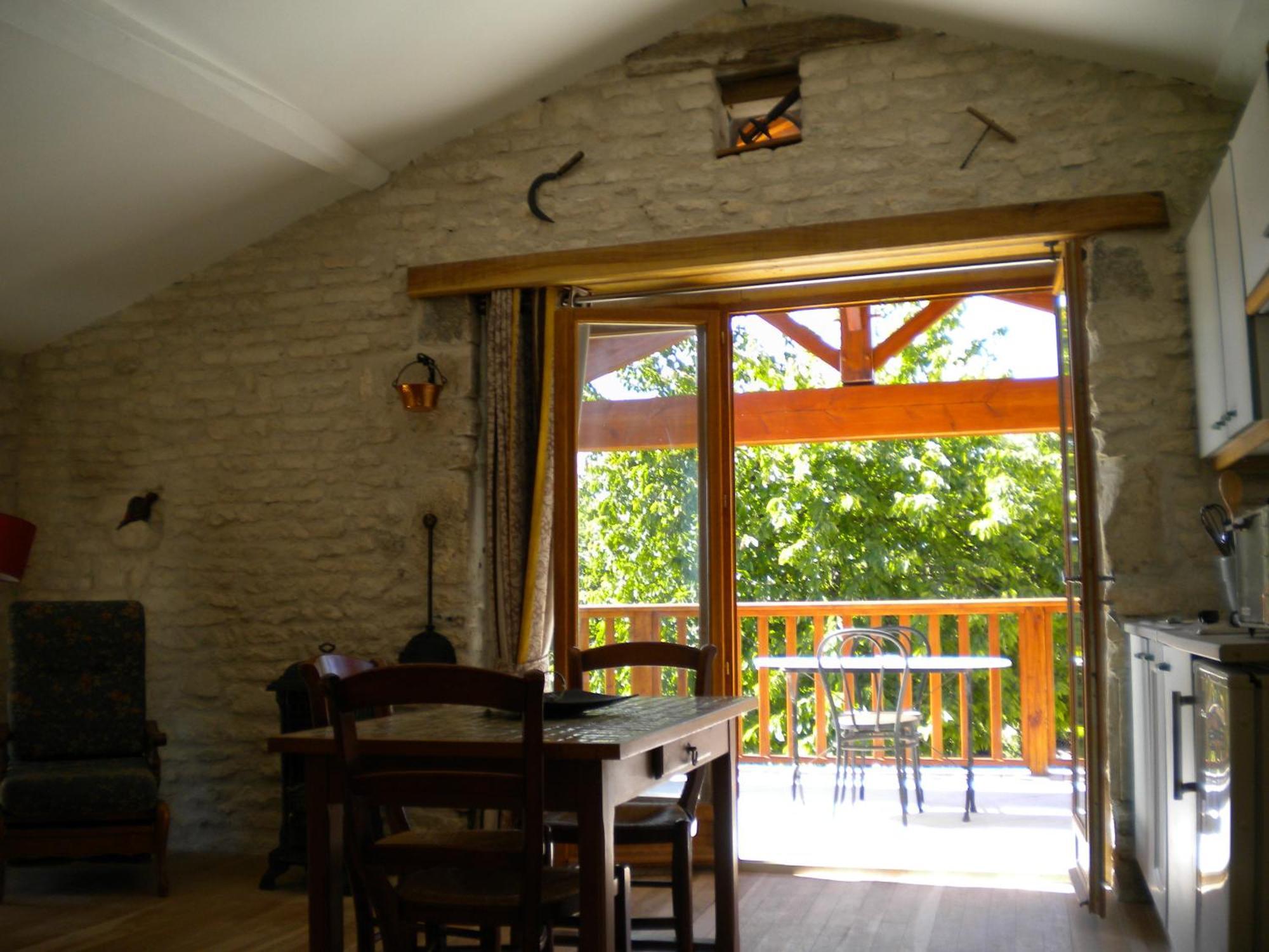 Au Col De Cygne Apartment Blanzac-les-Matha Exterior photo