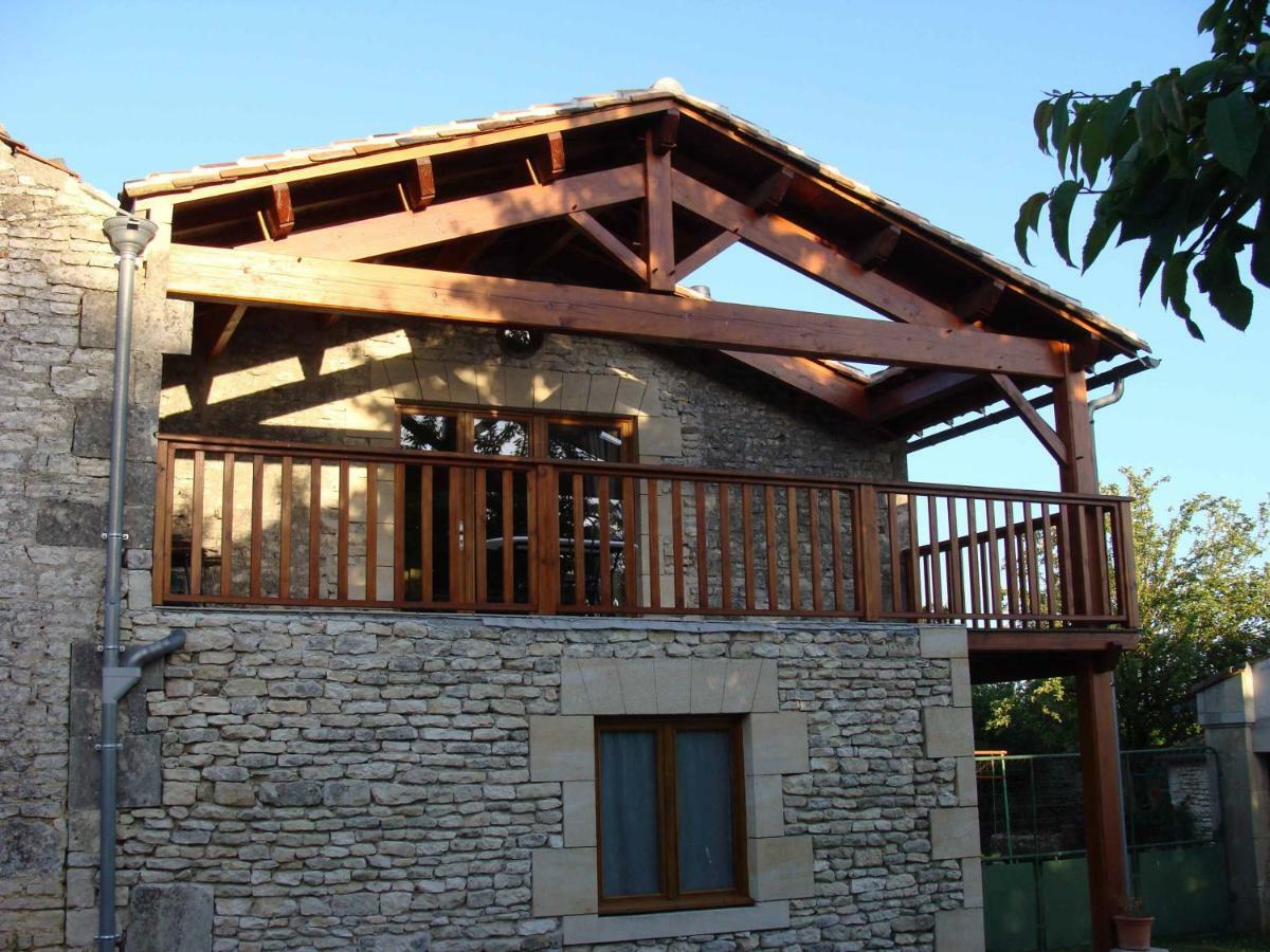 Au Col De Cygne Apartment Blanzac-les-Matha Exterior photo